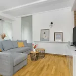 Charming In A Perfect Location Suitable For 4 People By Renters Poznan