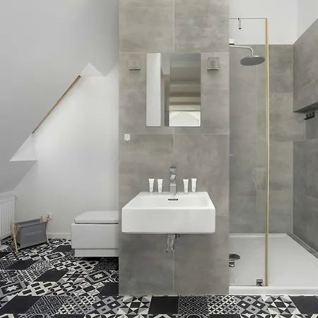 公寓 Charming In A Perfect Location Suitable For 4 People By Renters 波兹南