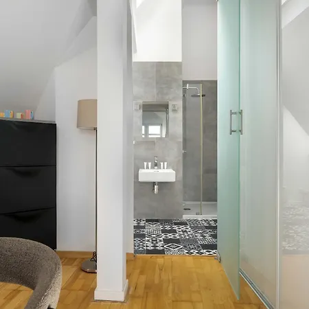 Charming In A Perfect Location Suitable For 4 People By Renters 公寓 *